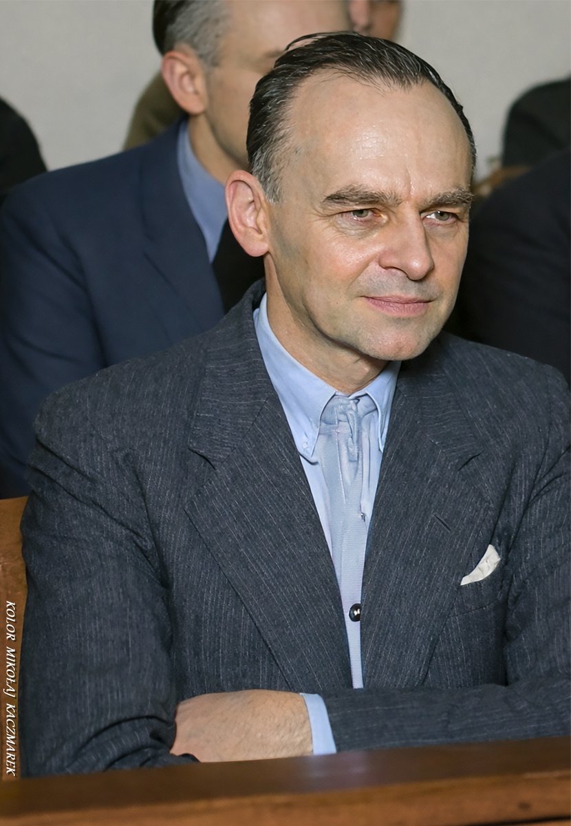 „Ja już żyć nie mogę, mnie wykończono. Oświęcim to była igraszka.”

🇵🇱Słowa, które Witold Pilecki wypowiedział do żony w przerwie pokazowego procesu, po brutalnym śledztwie w więzieniu mokotowskim - 3 marca 1948 r.
