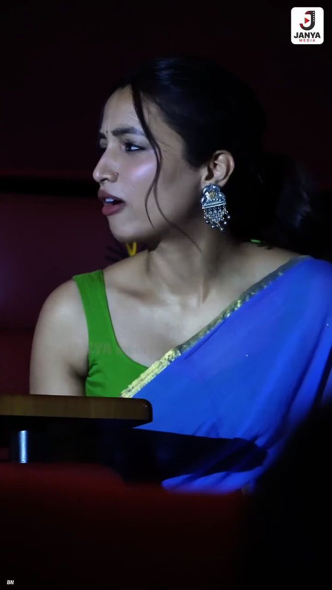 Rudo_sanchari's tweet photo. Srinidhiii Perfect wife material,second pic tease ❤️‍🔥❤️‍🔥 https://t.co/WyW2cG0kjN