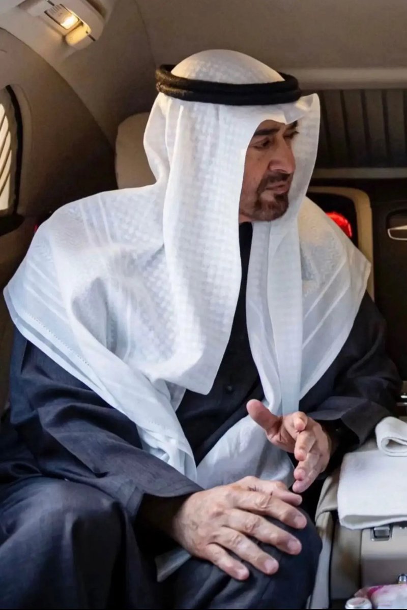 uaefalcon999's tweet photo. @Maihab222 لي رف بيرقنا نهار الغاره
وان ثار وارتكزت عمود غباره
من بيننا المعثور ماله طاري
الا الشميمي لي تكاثح ناره
ابشر بسعدك يا المقام السامي
لي صار ميدان التلاقي حامي
شبان تورد مثل ورد الضامي
ما فيهم الي ما يشف لداره
يا خوان شما ذكرو لي ناسي
قولو لهم حنا جنود الياسي https://t.co/0rjg7MN0Zg