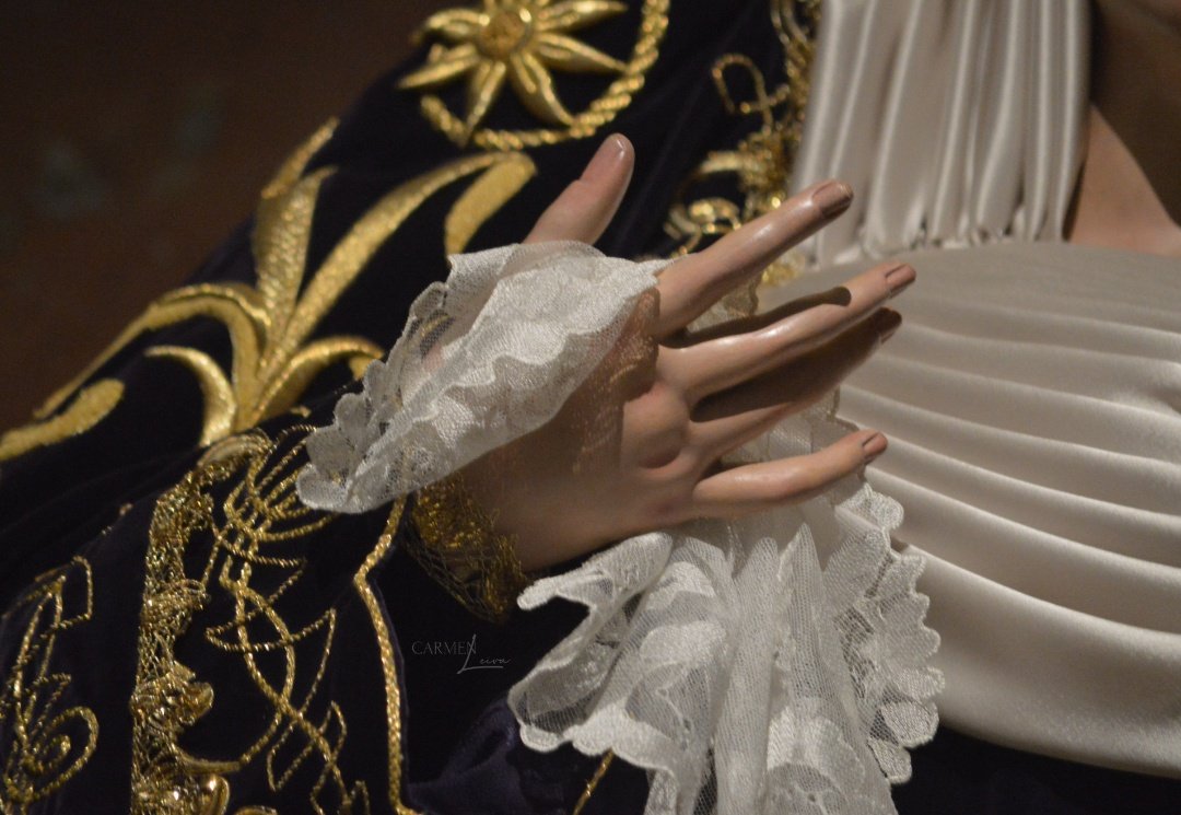 devocionprch_'s tweet photo. María Santísima de la Dolores Coronada (I)

#CofradíasMLG 
#dolorescoronada 
#expiración 
#cuaresma https://t.co/8esl2j0RVH