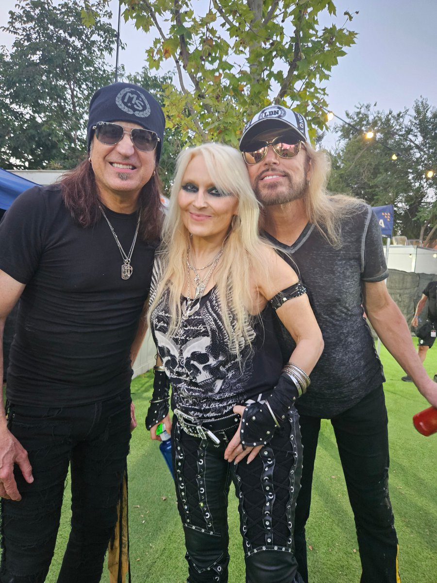 DoroOfficial's tweet photo. It's always a pleasure to meet the #Sweet brothers of #Stryper!
Keep on fighting the good fight!
🤘💪❤️🙏
#Love, Doro Pesch

@Stryper
#doropesch
#conqueress
#warlock
#allformetal
#allweare https://t.co/Q6KjcNK01a