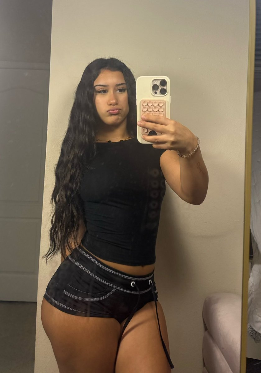 loveevalee's tweet photo. Taking BF applications✌️ https://t.co/onGf2r1WLx