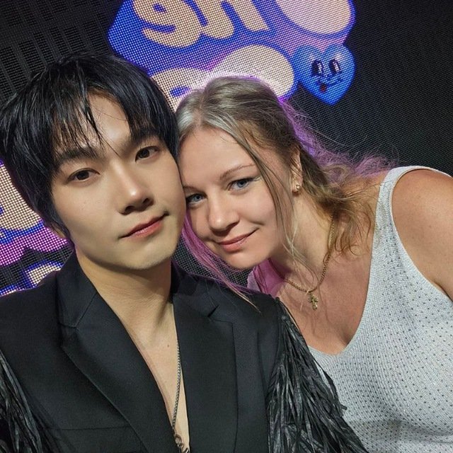 <a href="/JakeB4rever/">BIU.</a> This love has always been and is mutual 😍 
Thank you for loving us so much, thank you so much for not giving up.💫
 I promise that I will love you more every day than I did yesterday💙

ALWAYS LUVE BUILD

#5yrsBYLxBuild