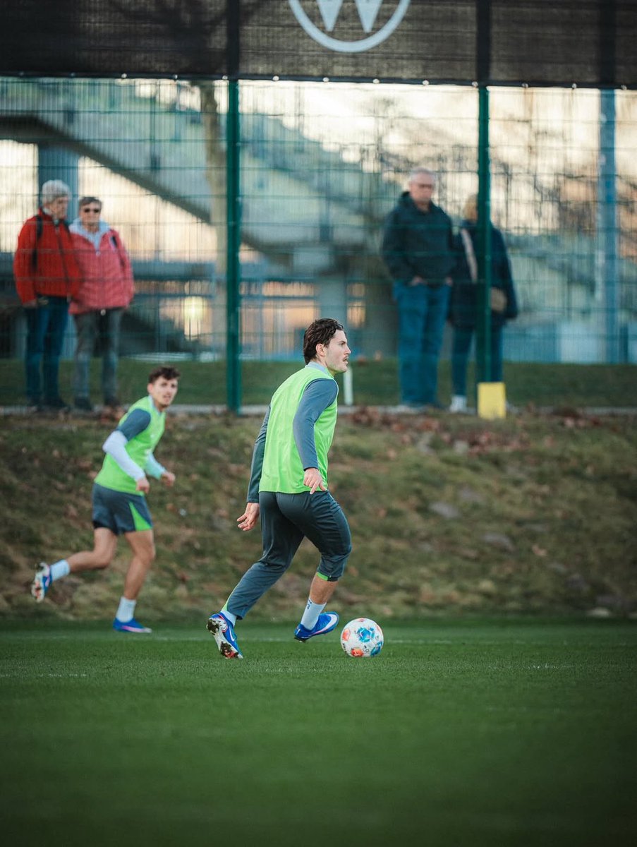 VfLWolfsburg_PT's tweet image. Jonas #Wind está de volta aos treinamentos com a equipe. 🐺2️⃣3️⃣🇩🇰

🟢⚪️ #VfLWolfsburg