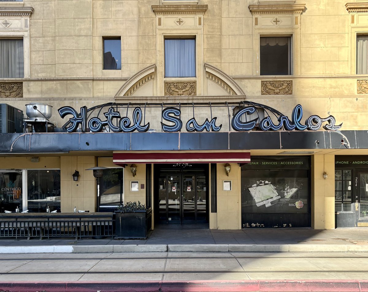JoshLipnik's tweet photo. Hotel San Carlos (1928)
Phoenix, AZ https://t.co/sBv68BlgQ0