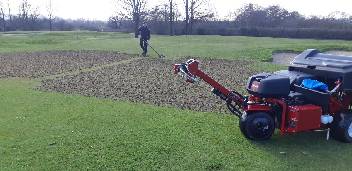Clitheroegreens's tweet photo. The team  have been busy over last couple of days with greens &amp; approaches being hollow cored &amp; all greens dressed &amp; brushed in https://t.co/gdlgWsxrQM