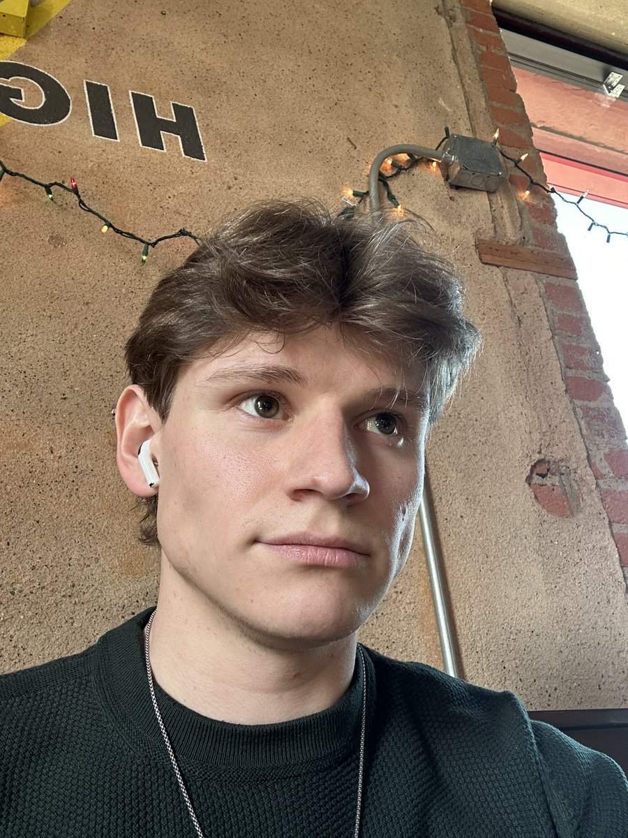 jb20013's tweet photo. coffee shop lighting >>> https://t.co/tloa9C8gye