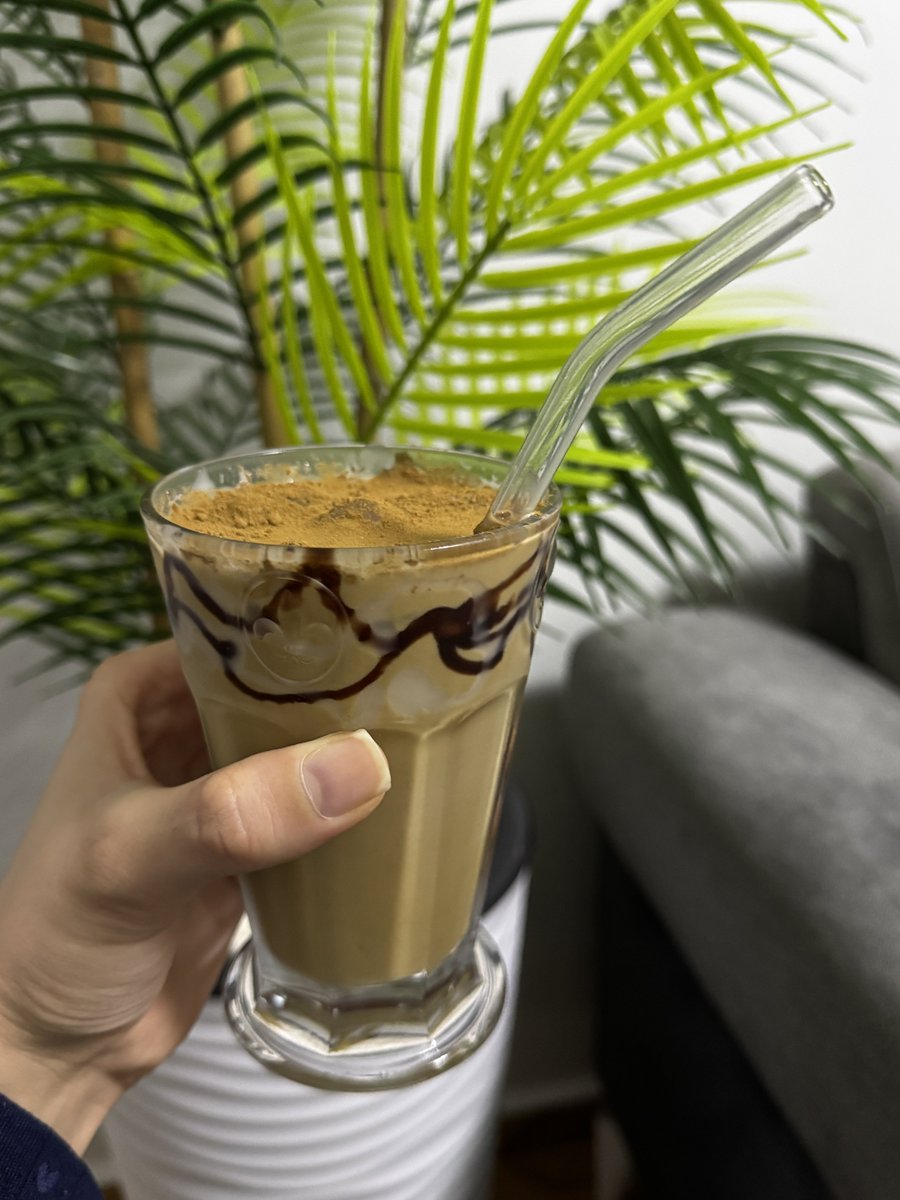 “Tarçınlı soğuk kahve, 
kendime ayırdığım en güzel an.”🫠