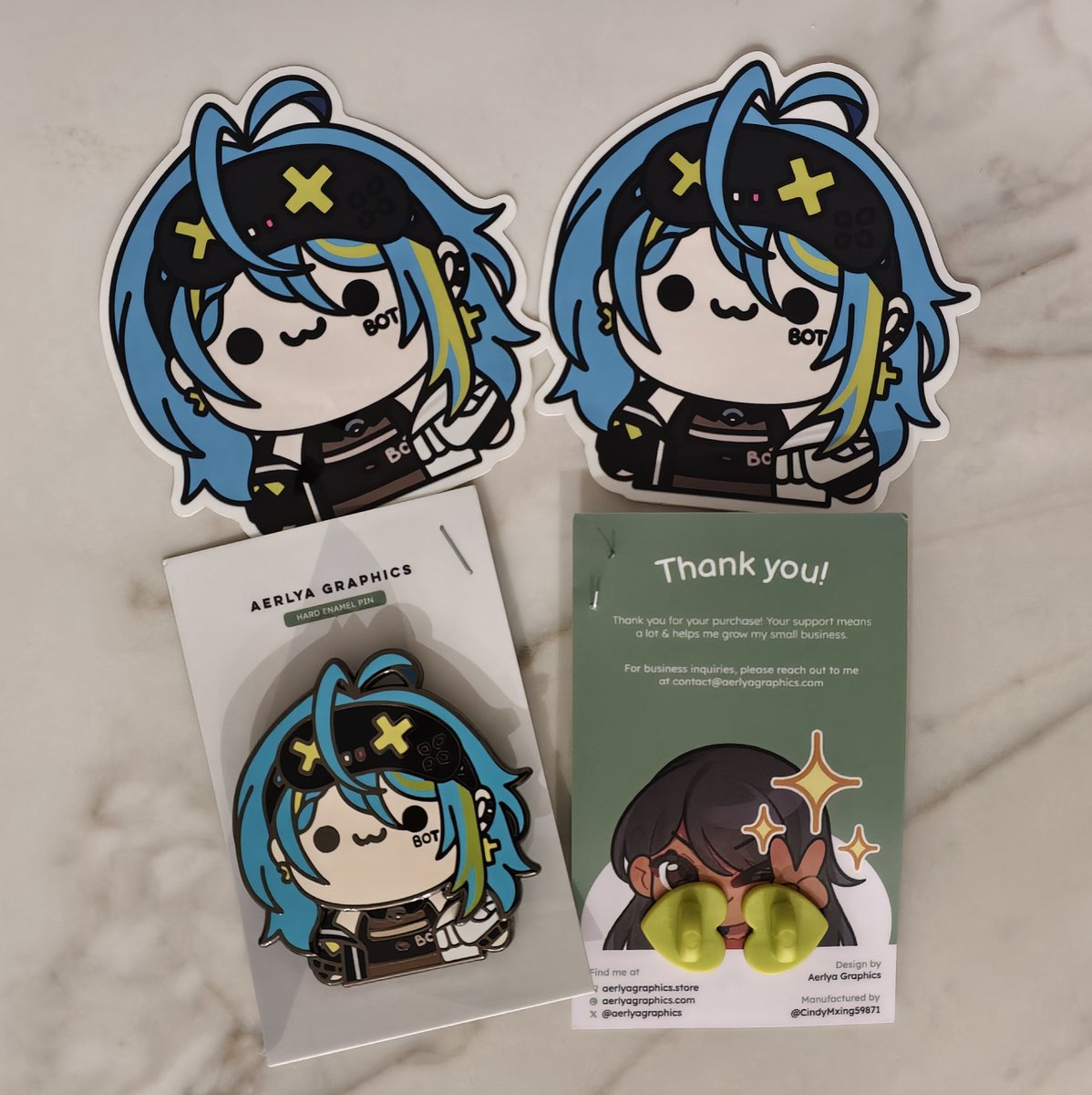 It's SO CUTE gahhh!!! If you buy one we can be matchy-matchy... 👉👈
