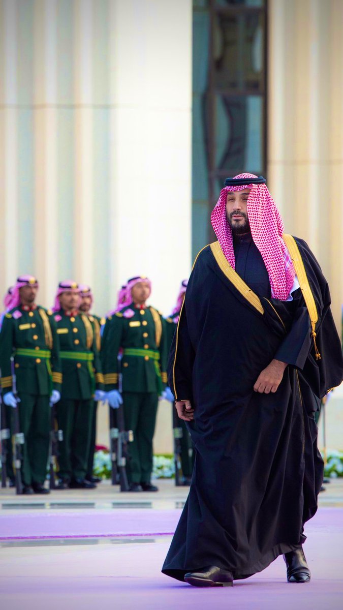 iEmtnan7's tweet photo. وفي ظل بن سلمان غيث الملاهيف
سيد وجدانه على الناس ساده

مثل الجبل ما شال هم العواصيف
تزيده الأحداث صبر وجلاده🇸🇦 https://t.co/yZFp0Uw8vB