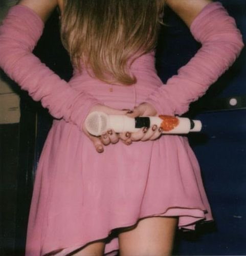 hannah 💐 .⋆♱ is digital and divine tweet media