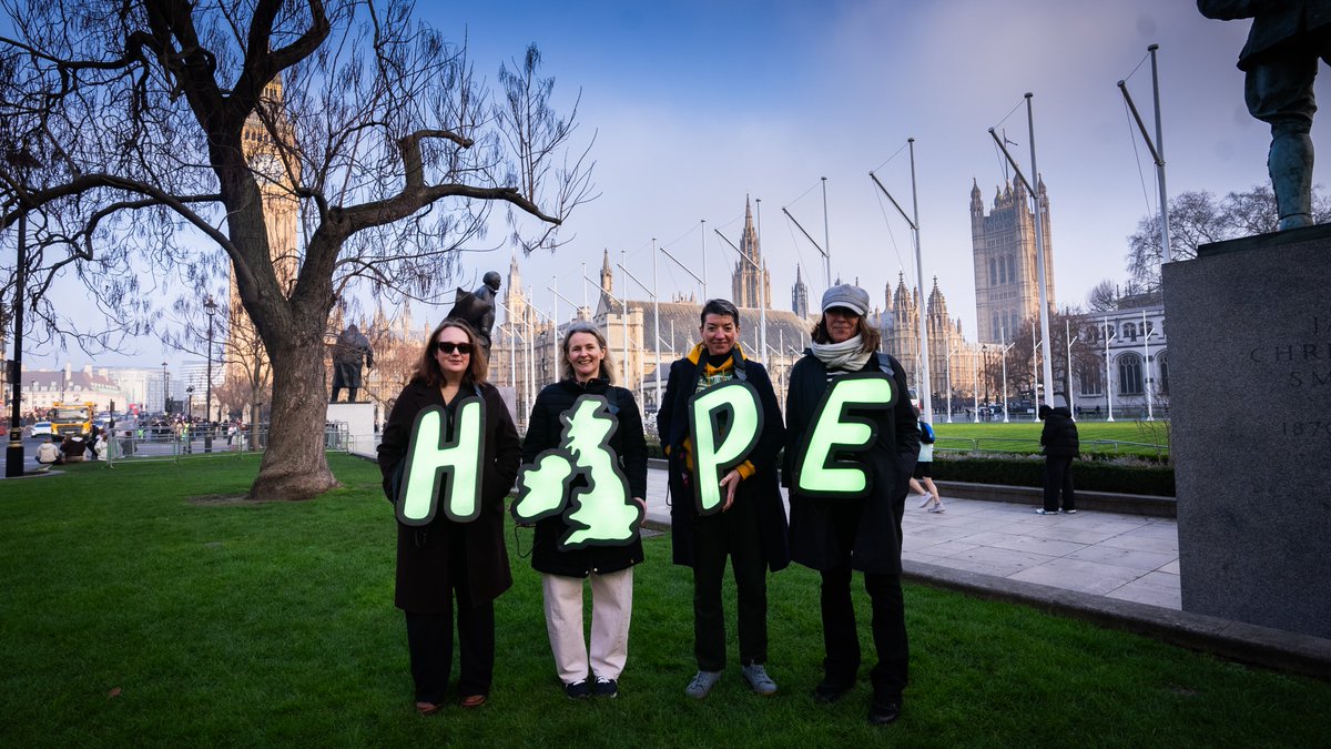 uptheenergyuk's tweet photo. Today we handed in our letter calling on Government to #UpTheEnergy on community power!  

We welcome the ambition set out in the #LocalPowerPlan &amp; #WarmHomesPlan commitments  
Now we need delivery at scale  

#CommunityEnergy is ready  

Read the letter: https://t.co/r4e5kC3Quq https://t.co/5HCFulmgjo