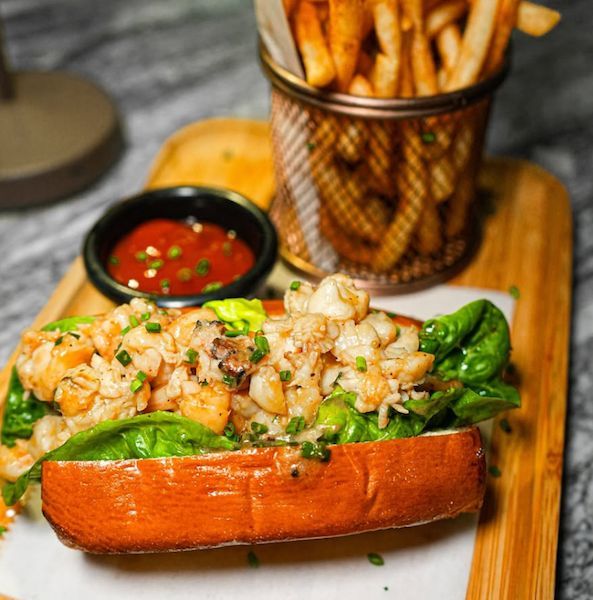 サイレン 
ブルックリンのパークスロープにあるサイレンは、新鮮なオイスターやシーフード料理が楽しめるお店。週7日のハッピーアワーでは、生牡蠣が$1.50！
sirenbk.com

#ニューヨーク
#ブルックリン
#パークスロープ
#ニューヨークグルメ
#ブルックリングルメ
#シーフードレストラン