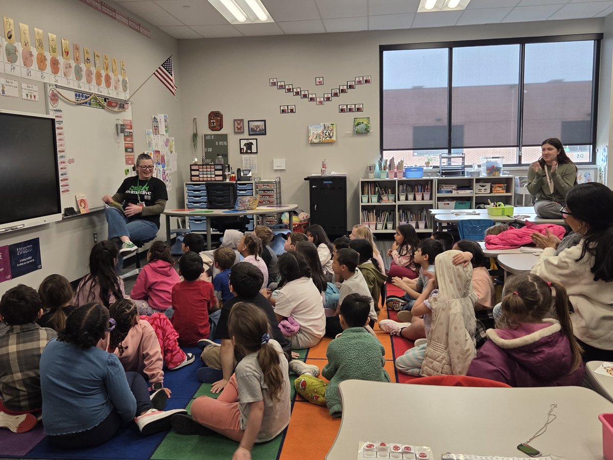 CooperEagles260's tweet photo. A big thank you to Derby BOE member Anne Phillips for visiting Cooper and reading to our 1st grade students today in celebration of Read Across America Week! 📘
We appreciate you taking the time to share the joy of reading with our Eagles.
🦅💙💛 #DerbyProud #DerbyBOE https://t.co/rLVL6s9Vex