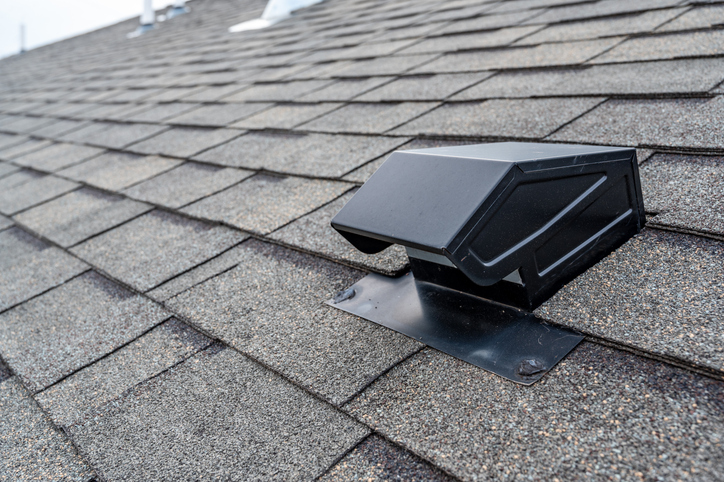 JasonBuilds4U's tweet photo. Roof ventilation plays a major role in energy efficiency. Balanced airflow reduces heat buildup, prevents moisture issues, and helps extend the life of your roofing materials. https://t.co/2w2slSBrcI