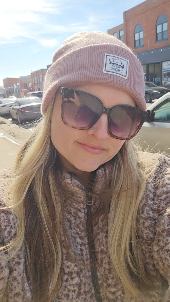 I am loving this spring weather finally!! 🫶😁🌞 #spring #sunnyday