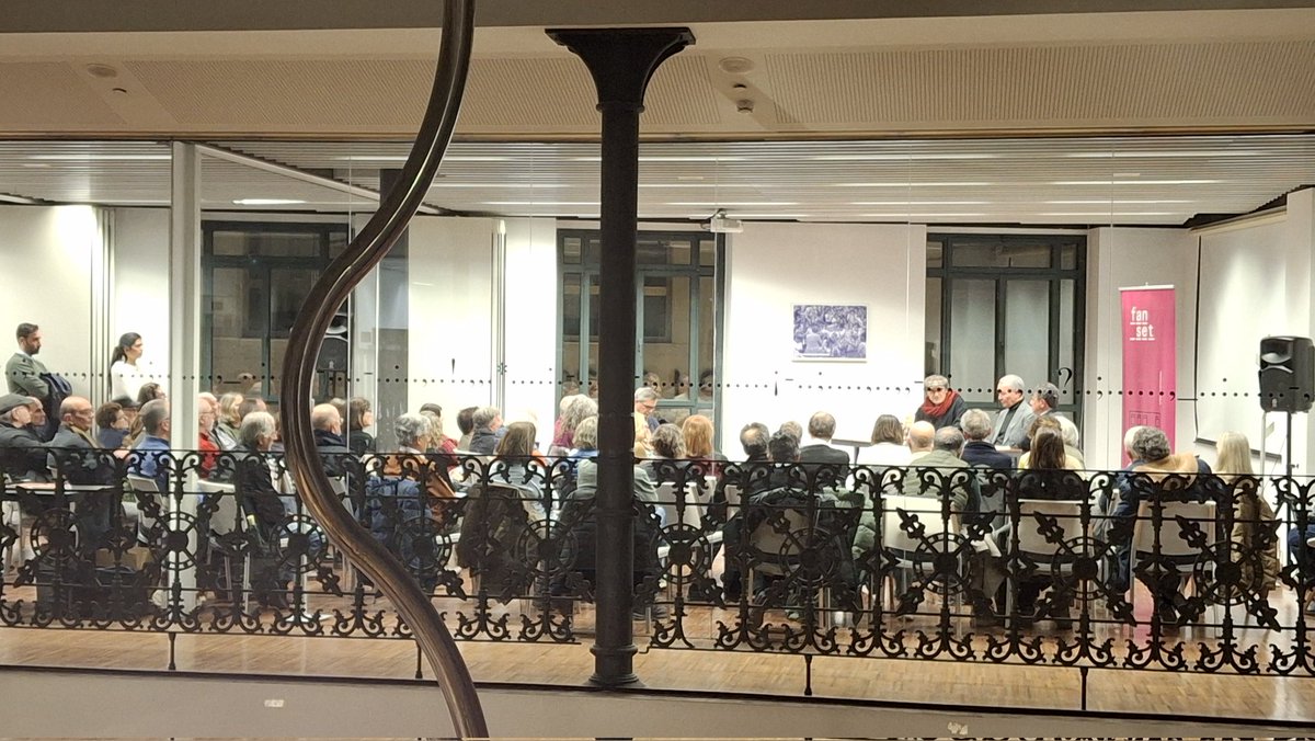 llibreria fan set tweet media