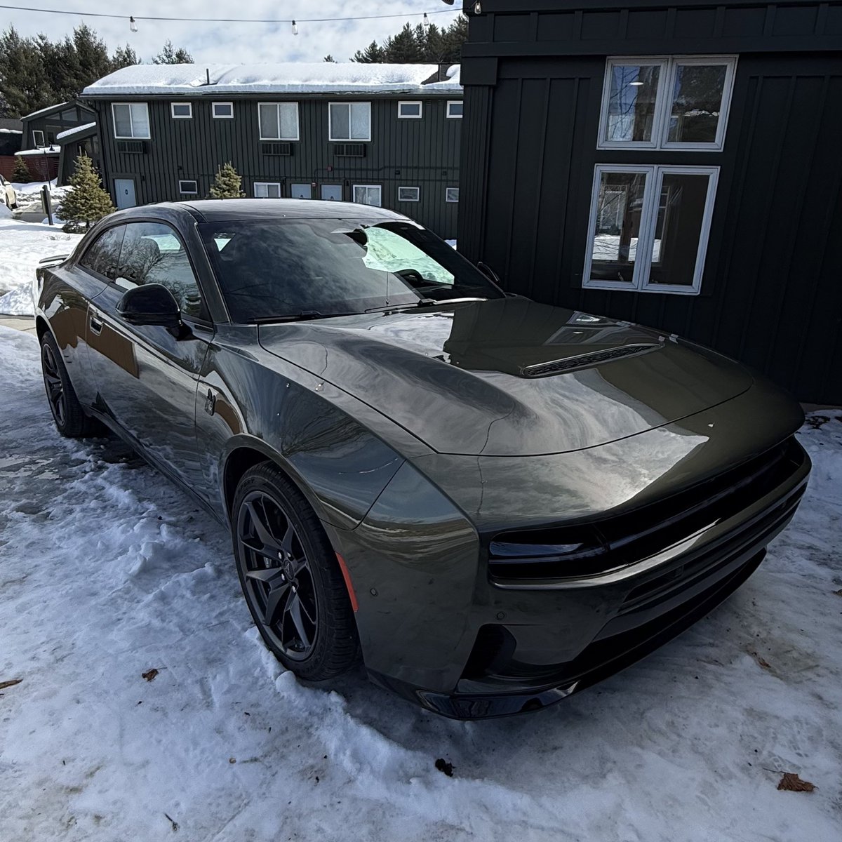 LXandBeyondNats's tweet image. ɢʀᴇᴇɴ ᴍᴀᴄʜɪɴᴇ. 🟢
ᴠᴇʀᴍᴏɴᴛ ꜱɴᴏᴡ. ❄️ 
ᴛᴡɪɴ-ᴛᴜʀʙᴏ ᴀᴛᴛɪᴛᴜᴅᴇ.

Now we find out if the 8th-generation Dodge Charger bites as hard as the cold.

Drive impressions drop March 9 — 10:00 AM EDT.

Follow LXBN. We’ll tell you where it stands.
@dodgeofficial #Dodge