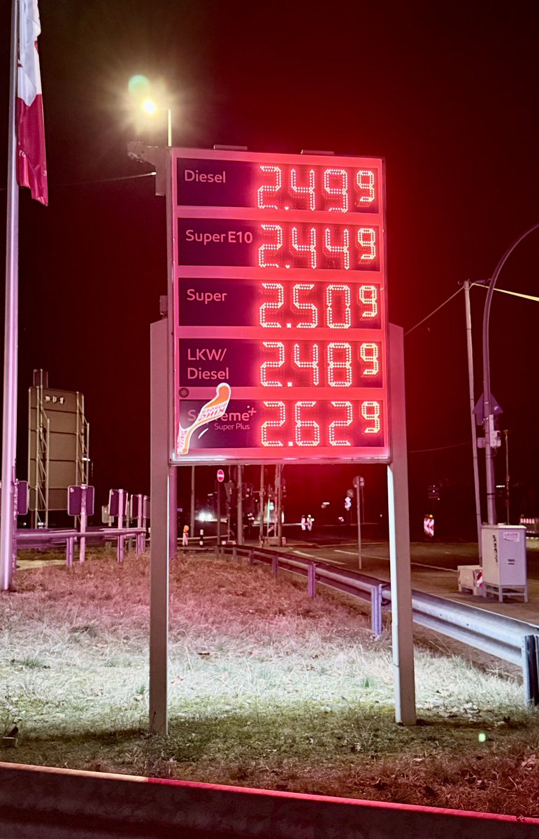 Kai Diekmann tweet media