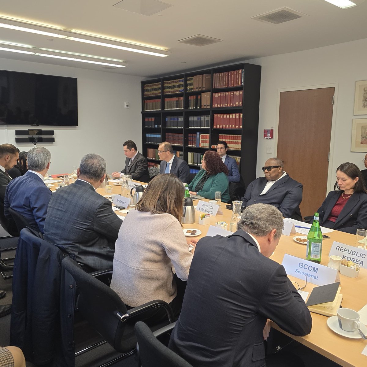 GermanAmbUN_NY's tweet image. Pleased to host members of the Coalition on addressing Sea-level rise &amp;amp; its Existential Threats #CSET at the German House to prepare for the upcoming #SeaLevelRise negotiations. The priorities are clear: Legal stability, climate action and protection of cultural heritage.