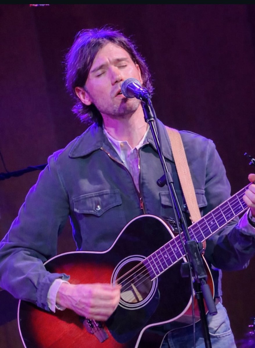 tylershavedleg's tweet image. these are By far the best photos of him from that night