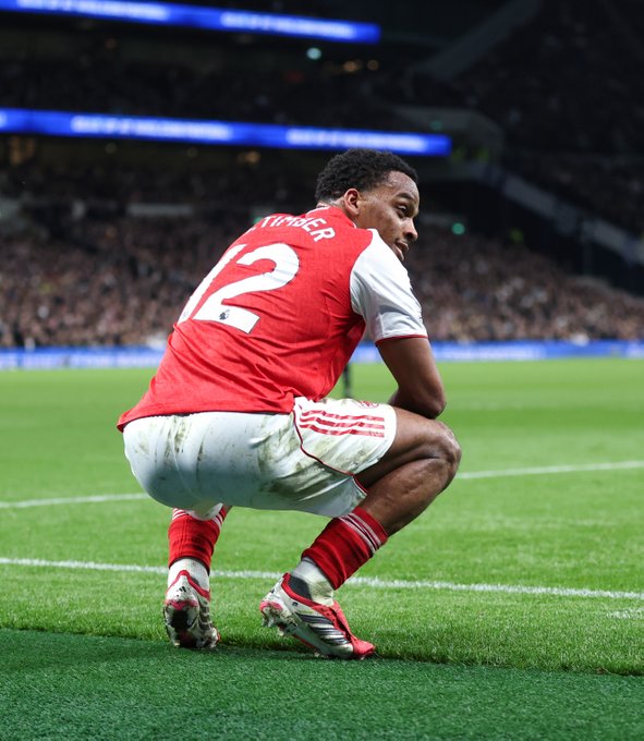 رقم مميز لتيمبر مع أرسنال هذا الموسم. جوريين تيمبر يمتلك 8 مساهمات تهديفية. أكثر من أي مدافع آخر في البريميرليغ هذا الموسم 