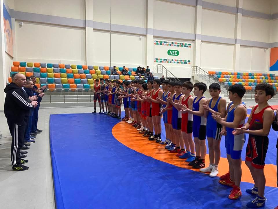 gii_neftcala's tweet photo. 🤼‍♂️ Neftçala rayonunda “İdman həftəsi” çərçivəsində sərbəst güləş üzrə rayon turniri keçirilib.
 Şirvan-Salyan Regional Gənclər və İdman İdarəsinin təşkilatçılığı ilə Neftçala Olimpiya İdman Kompleksində baş tutan yarışda 42 idmançı mübarizə aparıb.
#AZEidman #İdmanHəftəsi #5mart https://t.co/tfoSvReuTB