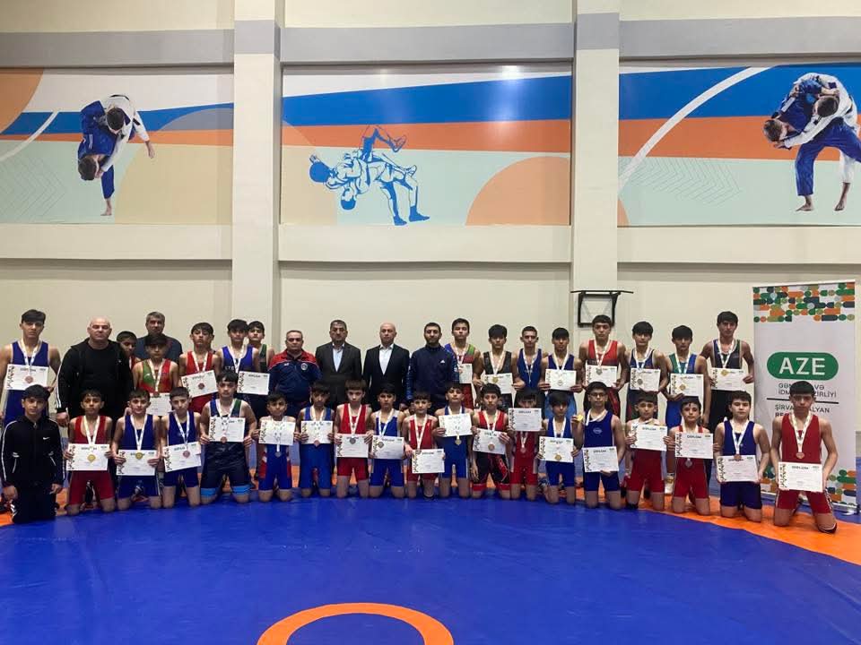 gii_neftcala's tweet photo. 🤼‍♂️ Neftçala rayonunda “İdman həftəsi” çərçivəsində sərbəst güləş üzrə rayon turniri keçirilib.
 Şirvan-Salyan Regional Gənclər və İdman İdarəsinin təşkilatçılığı ilə Neftçala Olimpiya İdman Kompleksində baş tutan yarışda 42 idmançı mübarizə aparıb.
#AZEidman #İdmanHəftəsi #5mart https://t.co/tfoSvReuTB