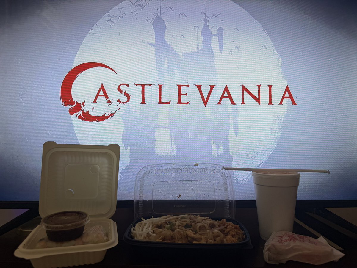 fairlyoddfairy's tweet photo. got my comfort food + #committing to finishing this show https://t.co/clIN9SnUvj
