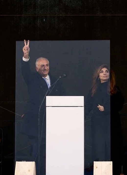 Ariobarzan tweet media