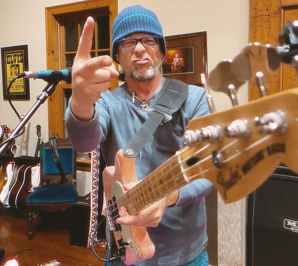 chileanhorsemen's tweet image. 14 años, aguantó y vivió todo lo posible hasta que su personalidad dijo Basta!. El fan número uno de La Banda y un emblema para varias generaciones que lo vieron dando nafta en cada concierto.

Te saludamos NewKid, felices 63 años!

#TheChileanHorsemen
 #LocalChapter78