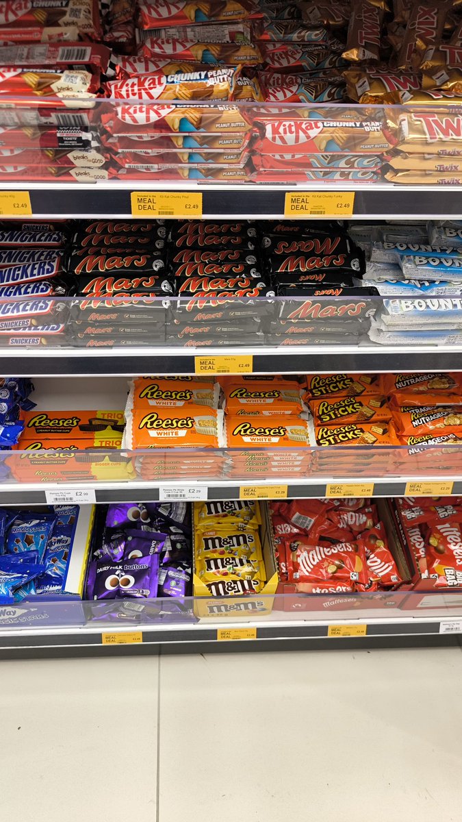 8ymahar's tweet photo. @WHSmith £2 45 for a mars bar wh Smith you ought to be fucking ashamed of yourselves. https://t.co/Q1BUuyXak0