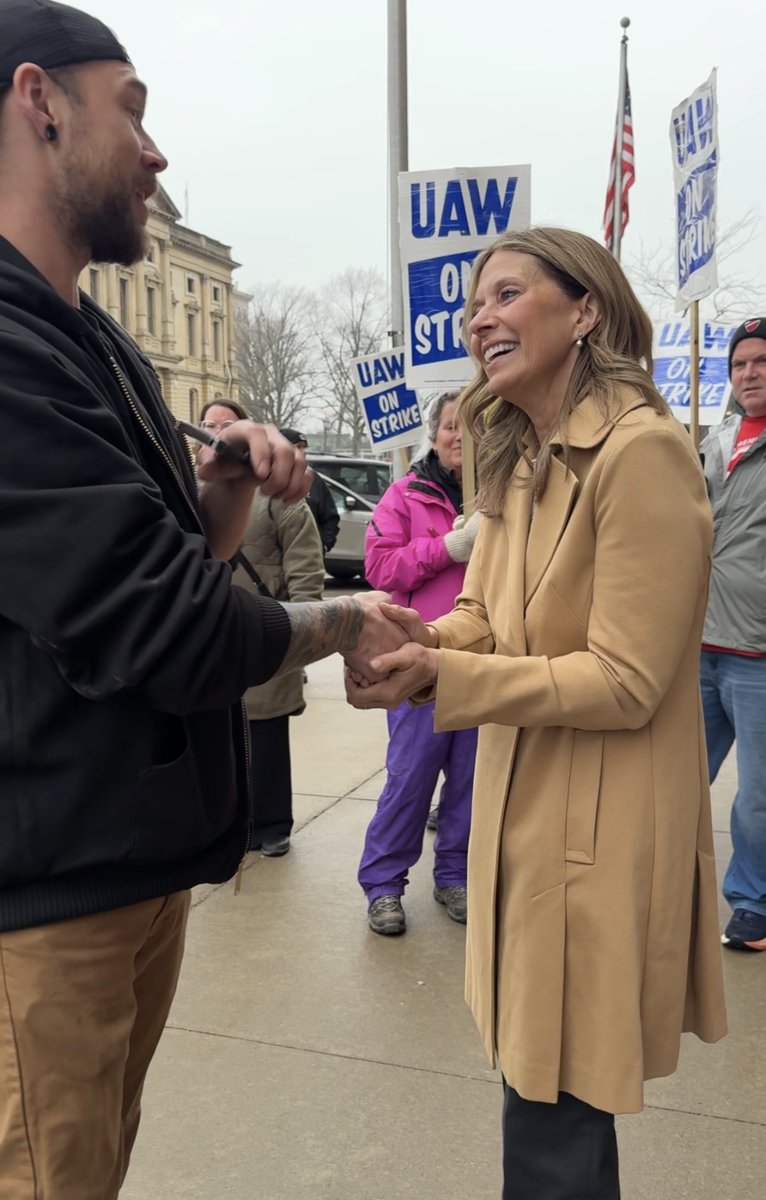 Students for Amy Acton tweet media