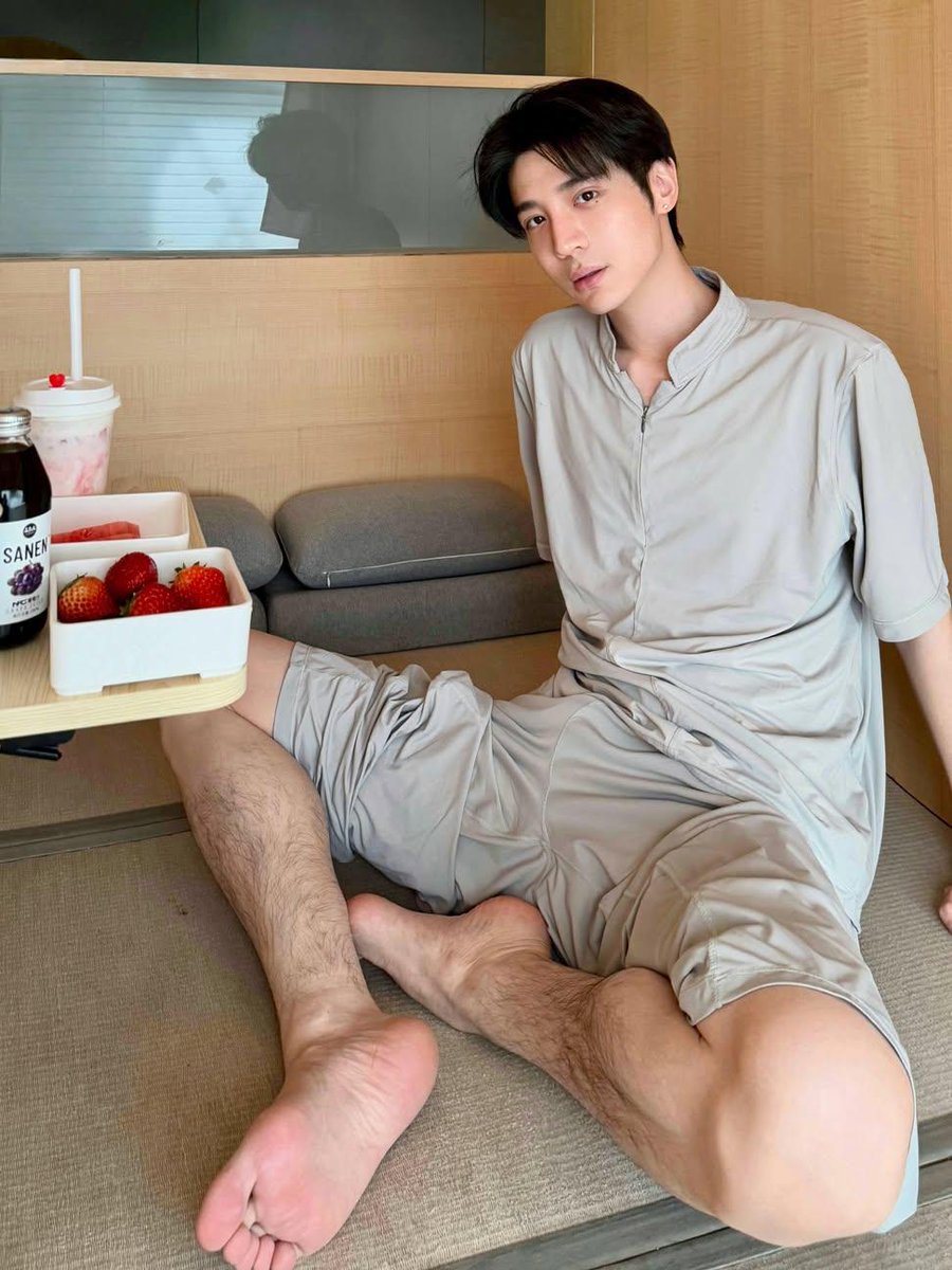 PINOY MEN FEET tweet media