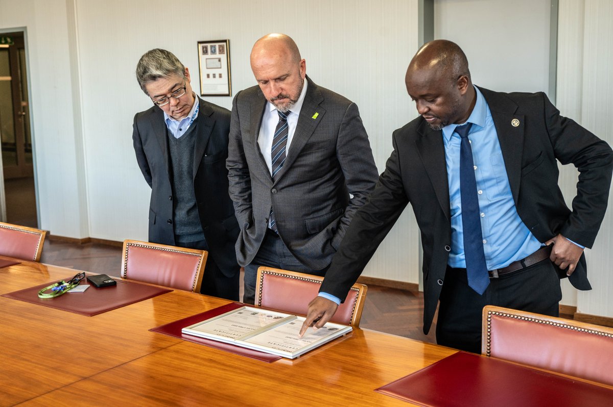 Universal Postal Union tweet media