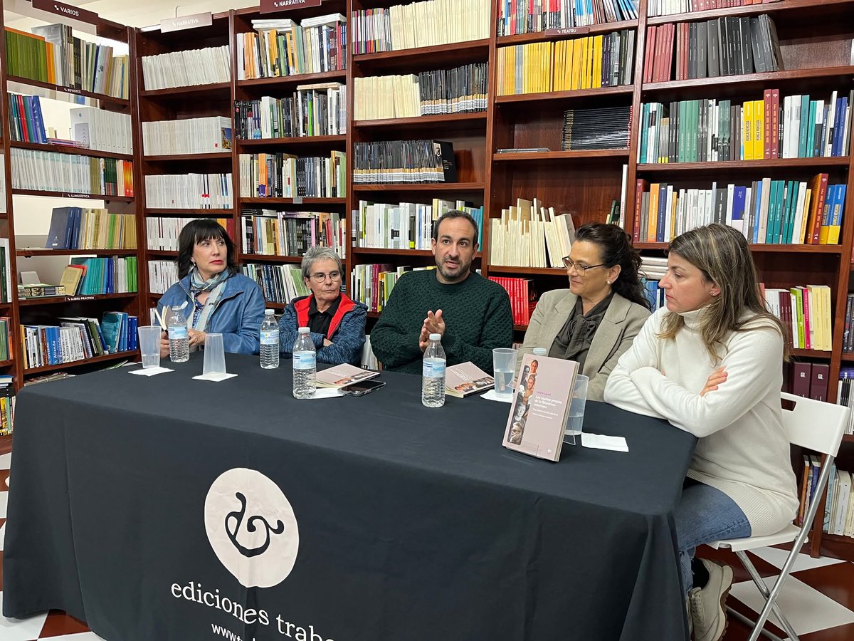 edicionesTrabe tweet media