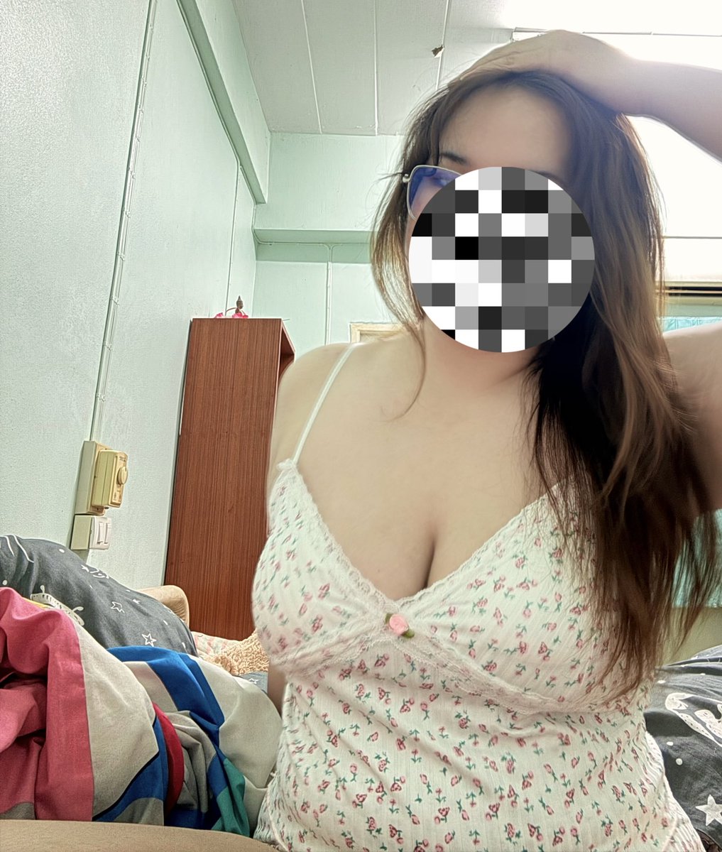 nn_nami04's tweet photo. ลืมแขม่ว🐽 https://t.co/oWWOAzuqHu