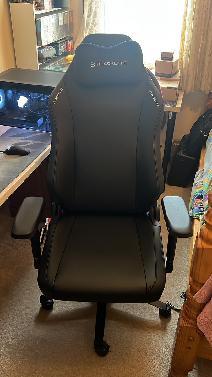 Just got mine #Athenapro #gamingchair <a href="/GoBlacklyte/">Blacklyte</a>