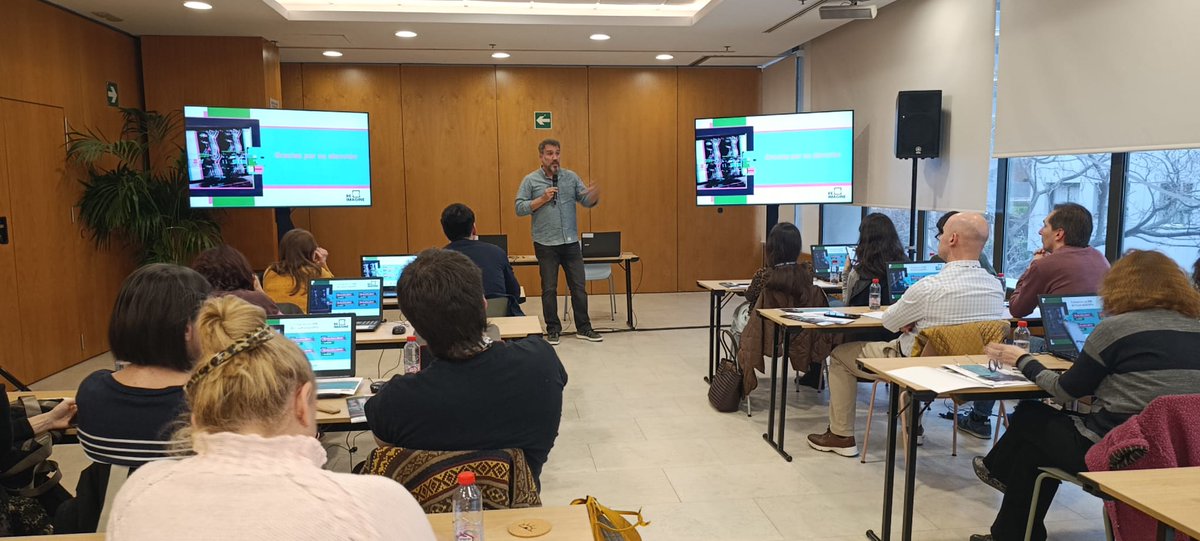 SEReumatologia's tweet photo. @reumahulp @mariaj_morenom @mjmorenoramos @GRESSER_Espa @clemenlpez @benito_ysamat 📢 #Valencia acoge uno de los talles de #REIMAGINE26, impartido por los Dres. Cristina Fernández Carballido y Jorge Calbo Radio.

Una formación única con el objetivo de ofrecer una formación práctica  sobre resonancia magnética en la EspA-ax y la APs-ax. ✅  

@GRESSER_Espa https://t.co/Jh3CycU3tw