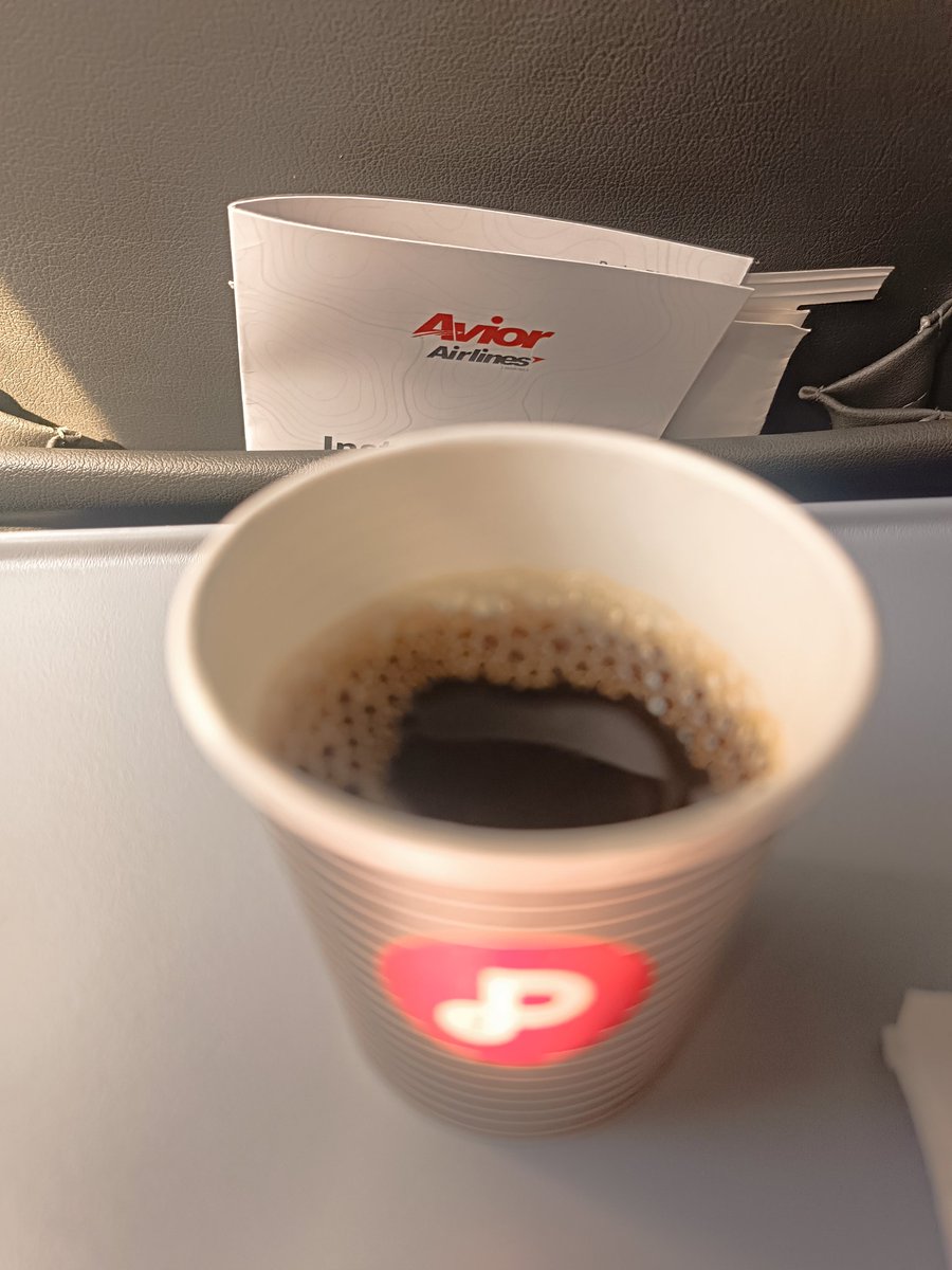Cafecito en las nubes, con mi línea aérea favorita <a href="/aviorairlines/">Avior Airlines</a> 

#CoffeeTime