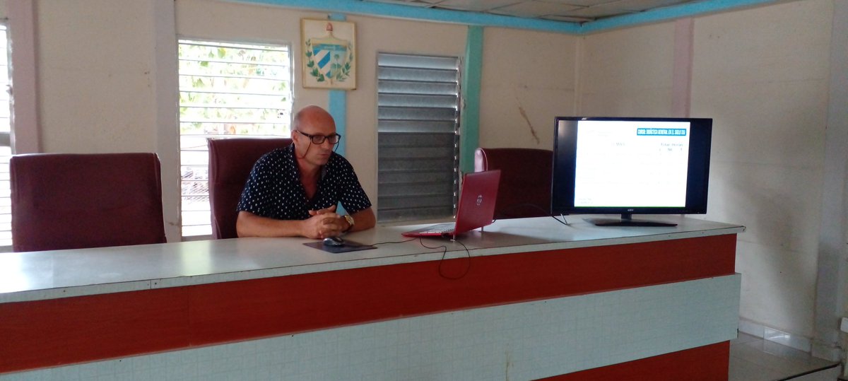 TecEducativacg's tweet photo. La superación en la DGE del municipio #CalixtoGarcía sigue ganando espacios, el Ms.c. Julio César Fernández Rosado del Centro Universitario Municipal de Calixto García desarrolla el curso Didáctica general en el siglo XXI @CubaMined @CalixtoDme @DPEHolguin @GuillermoP59059 https://t.co/1LzYBe1f2C
