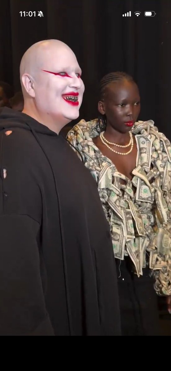 JackOC69's tweet photo. @OliLondonTV Theme for Paris fashion week: dress like a retard https://t.co/5hvlJKMHRi