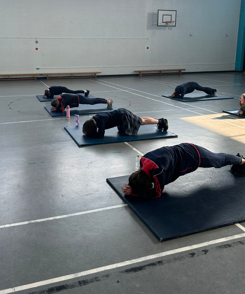 ScoilUiMhuiri's tweet image. 🧘‍♀️Well done to everyone who tried yoga at lunchtime today and thanks to Ms.Kirk for facilitating.  #womeninsportweek