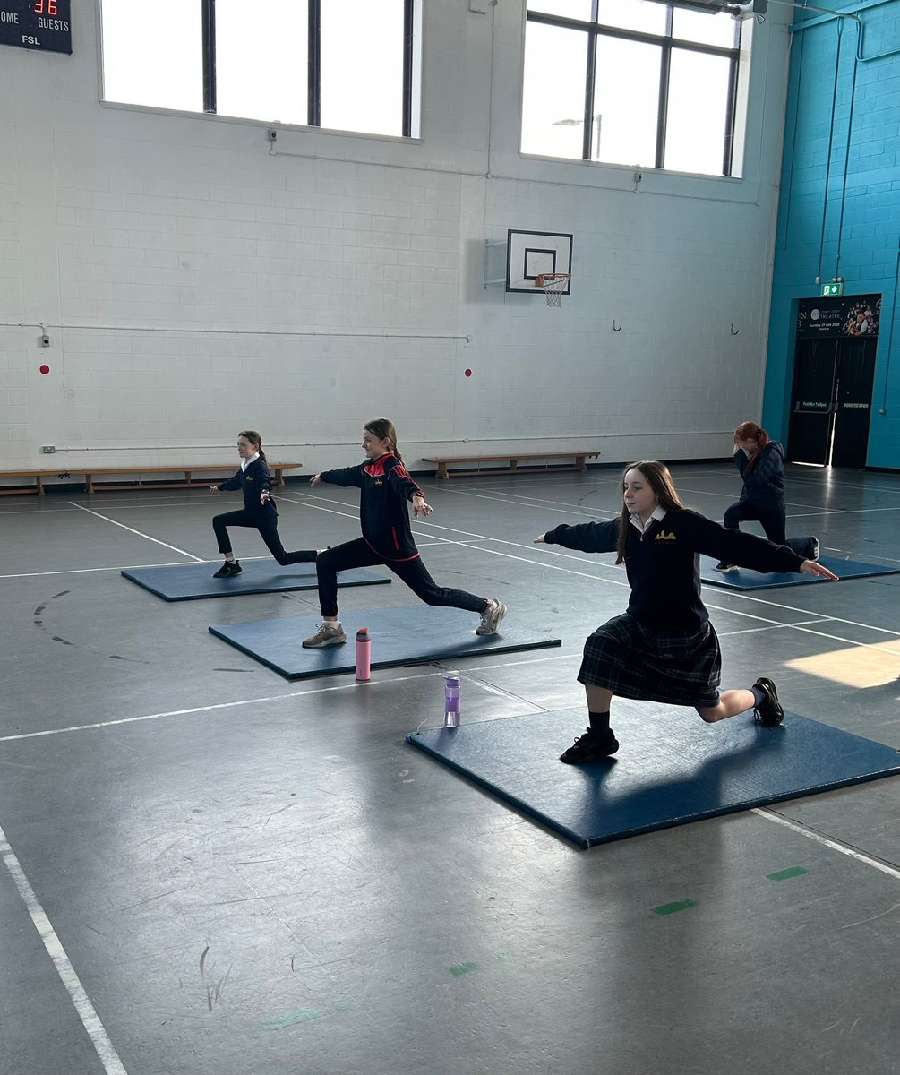 ScoilUiMhuiri's tweet image. 🧘‍♀️Well done to everyone who tried yoga at lunchtime today and thanks to Ms.Kirk for facilitating.  #womeninsportweek