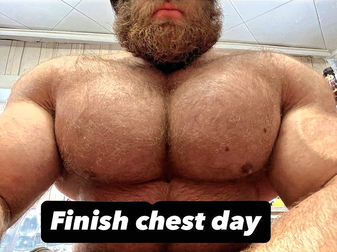 contantw's tweet photo. #smaev #bigchest #bigpecs https://t.co/XeeXI4CIqs
