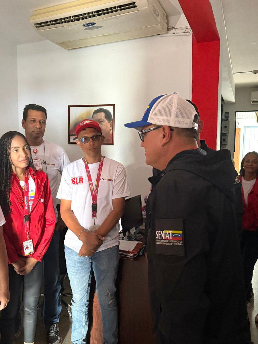 SENIAT_Oficial's tweet photo. …Centro Occidental. 

Durante el recorrido verificamos el correcto funcionamiento de sus espacios y constatamos la máxima operatividad del equipo de trabajo, siempre orientado a brindar atención oportuna a nuestros contribuyentes.

¡Seguimos trabajando con firmeza y compromiso! https://t.co/xxsKg3frJO