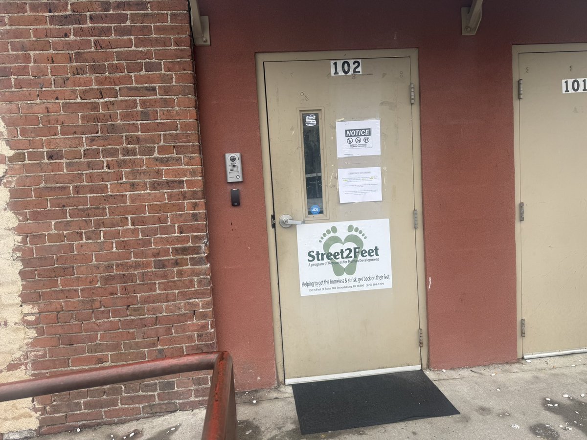 ChestnutPA's tweet photo. Over the past three Tuesdays, volunteers from Chestnut Retreat Center prepared and delivered breakfast bags for neighbors experiencing homelessness through our partner Street2Feet. https://t.co/iZWW6Ro9OP