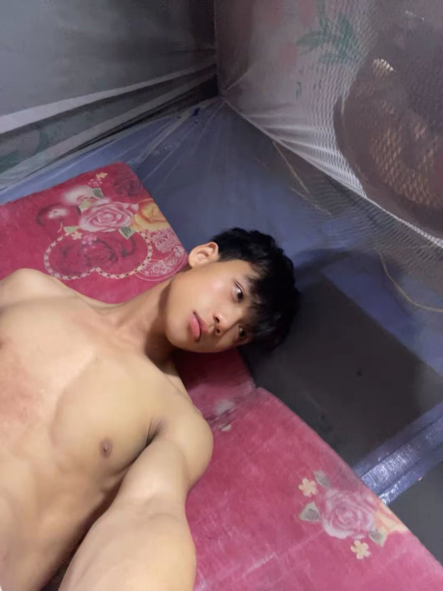 trai Việt cu tây tweet media