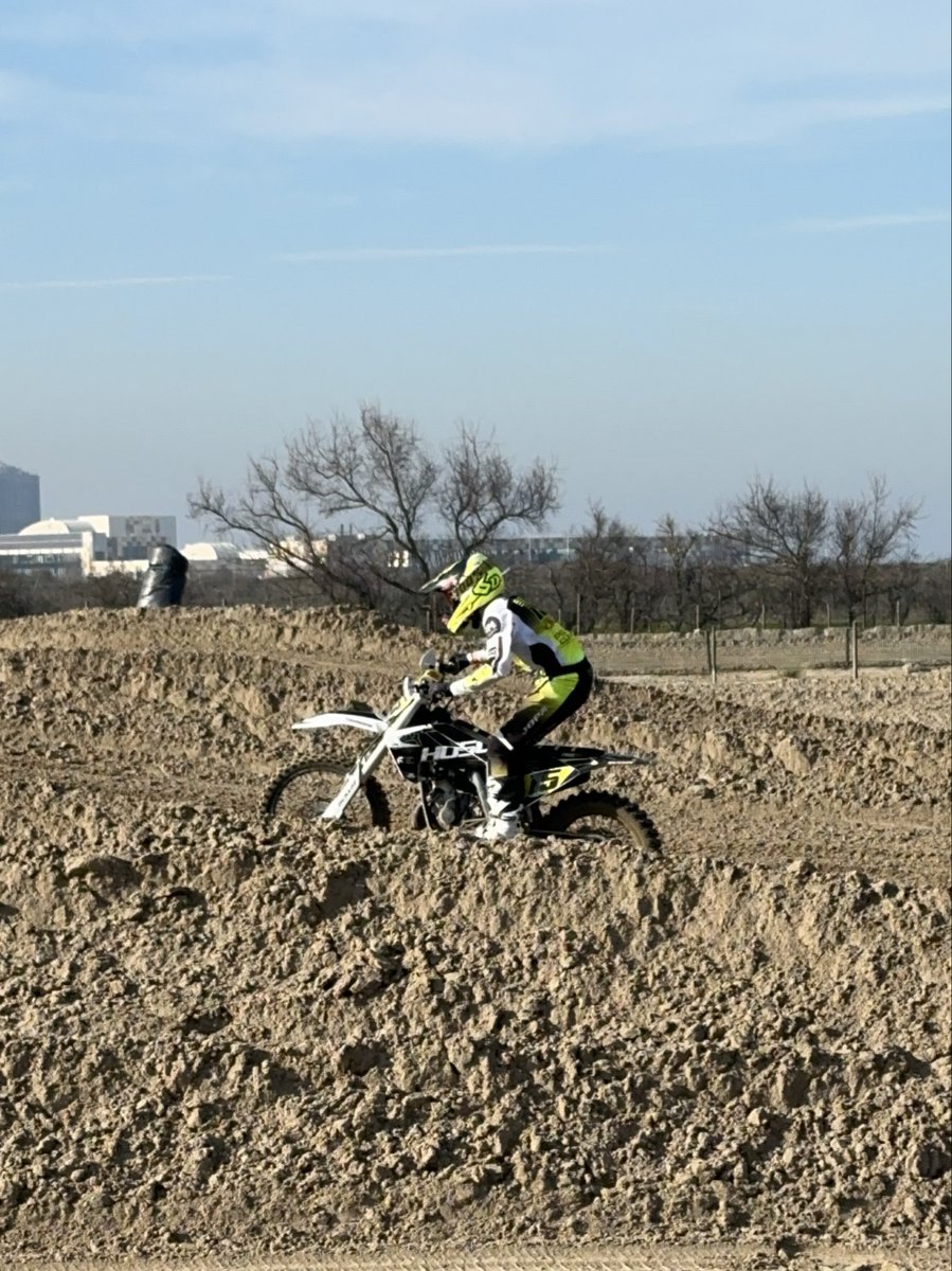 cris 59279 tweet media