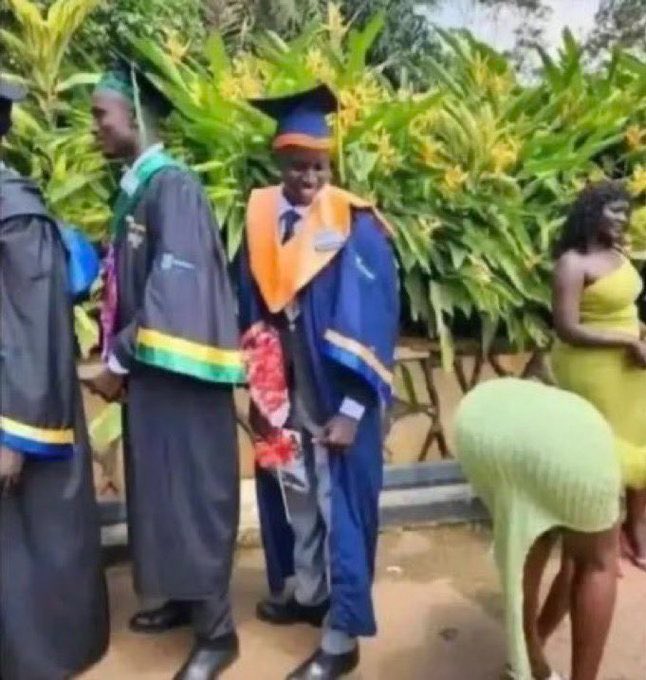 Something must to kill a man 😅😅
What's he looking at?